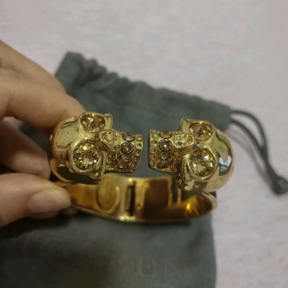 Alexander McQueen Gold Skull Bracelet - Picture 3 of 4
